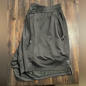 Lululemon License to Train Engineered 7” Black/Graphite Grey Short XXL